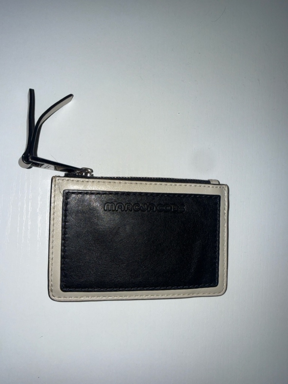 Marc Jacobs Black and Cream Leather Zip Card Case